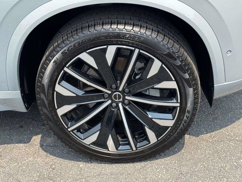 Certified 2026 Volvo XC90 B6 Ultra w/ Protection Package AWD/4WD image 6