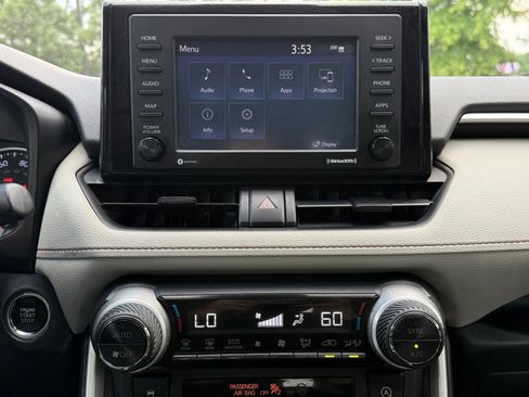 Used 2020 Toyota RAV4 XLE FWD image 30