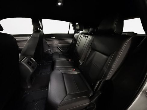 Used 2023 Volkswagen Atlas Cross Sport SE image 12