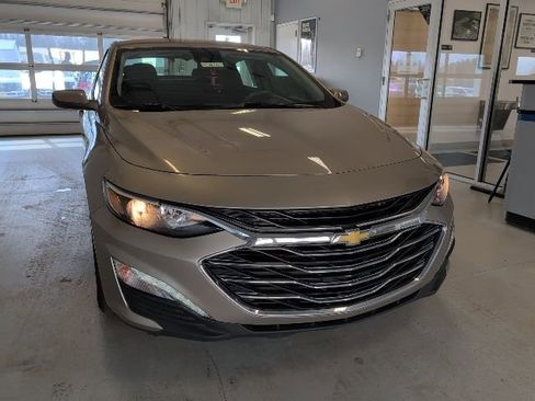 Used 2023 Chevrolet Malibu LT FWD image 34