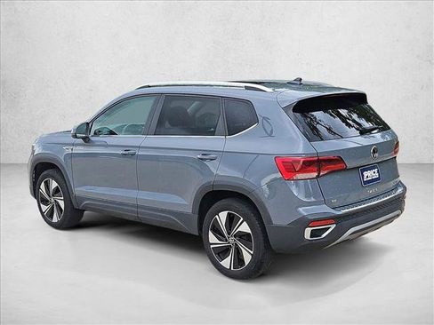 Used 2023 Volkswagen Taos SE w/ Panoramic Sunroof Package AWD/4WD image 8