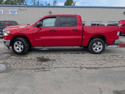 Used 2023 RAM 1500 Big Horn AWD/4WD image 3