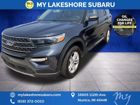 Used 2022 Ford Explorer XLT w/ Equipment Group 202A AWD/4WD image 3