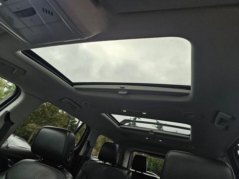 Used 2019 GMC Acadia SLT w/ Black Edition image 10