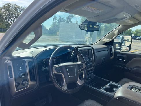 Used 2016 GMC Sierra 2500 Denali w/ Duramax Plus Package AWD/4WD image 9