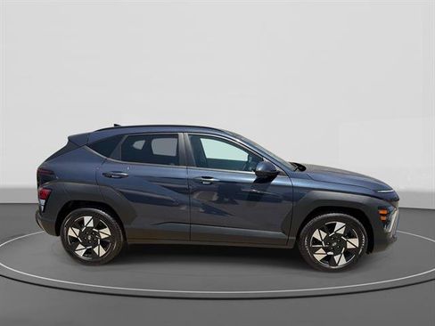 Used 2024 Hyundai Kona SEL FWD image 3