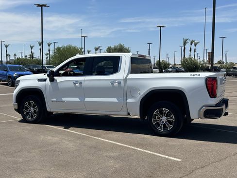 Certified 2025 GMC Sierra 1500 SLT AWD/4WD image 3
