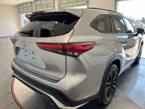 Used 2023 Toyota Highlander XSE image 6