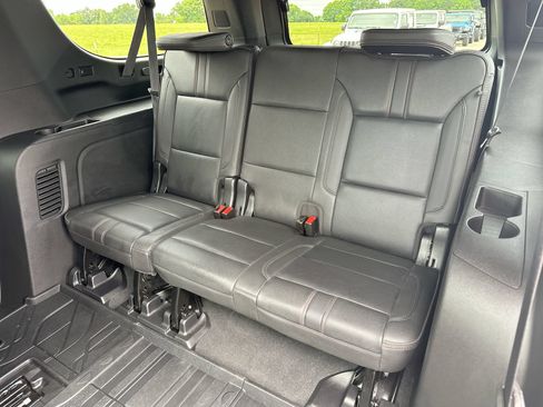 Used 2022 Chevrolet Suburban RST w/ Luxury Package AWD/4WD image 25