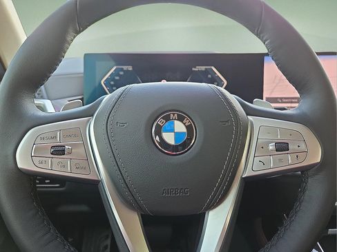 Used 2026 BMW X7 xDrive40i w/ Premium Package image 24