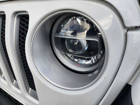 Used 2019 Jeep Wrangler Unlimited Sahara w/ Dual Top Group image 21