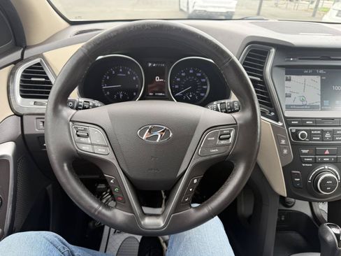 Used 2017 Hyundai Santa Fe Sport FWD image 14