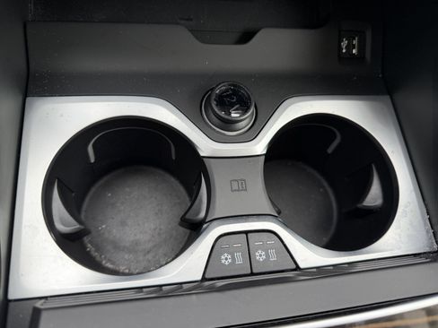 Used 2024 BMW X7 xDrive40i w/ Executive Package image 25