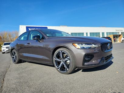 New 2024 Volvo S60 B5 Core w/ Climate Package