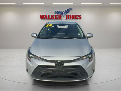 Used 2024 Toyota Corolla LE image 8
