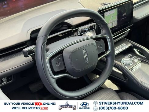 Used 2025 Lincoln Nautilus Reserve AWD/4WD image 22