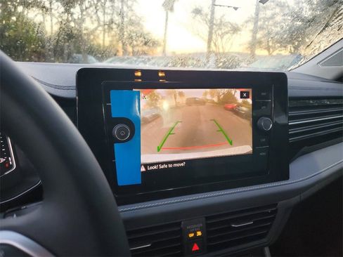 New 2025 Volkswagen Jetta SEL image 11