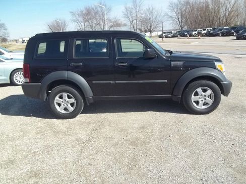 Used 2008 Dodge Nitro SXT image 1