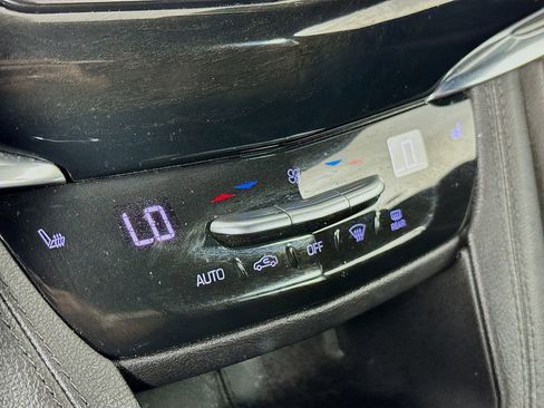 Used 2020 Cadillac XT6 Premium Luxury image 16