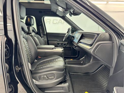 Used 2023 Rivian R1S Adventure AWD/4WD image 18