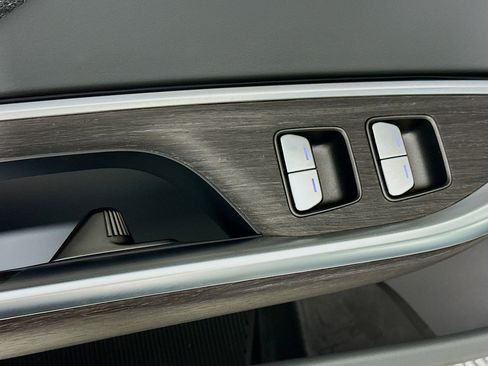 Used 2024 Lucid Air Touring AWD/4WD image 15