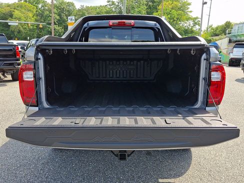 Certified 2025 GMC Canyon AT4 w/ Nightfall Edition AWD/4WD image 33