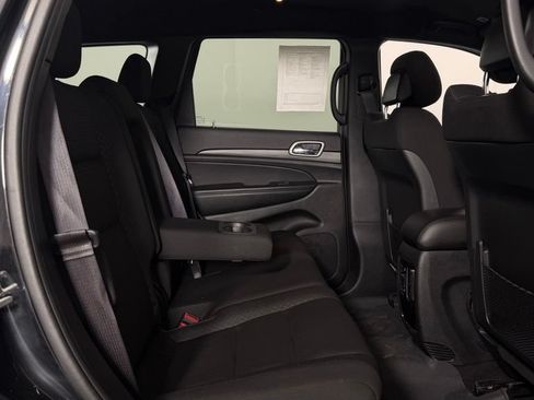 Used 2021 Jeep Grand Cherokee Laredo AWD/4WD image 30