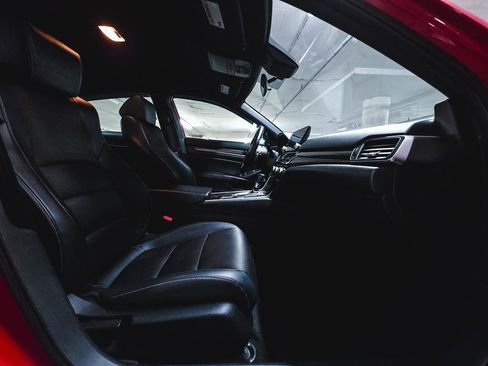 Used 2018 Honda Accord Sport image 32