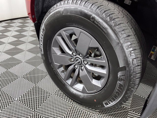 Used 2025 Nissan Frontier SV AWD/4WD image 14