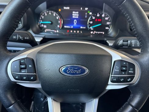 Used 2024 Ford Explorer XLT RWD image 11