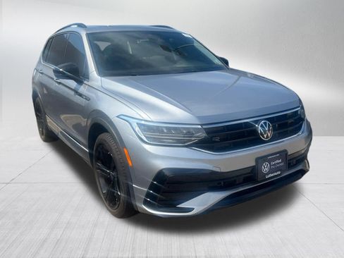 Used 2023 Volkswagen Tiguan SE R-Line AWD/4WD image 2