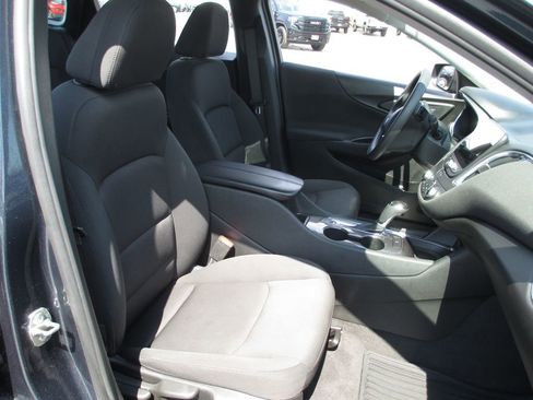 Used 2020 Chevrolet Malibu LT image 19