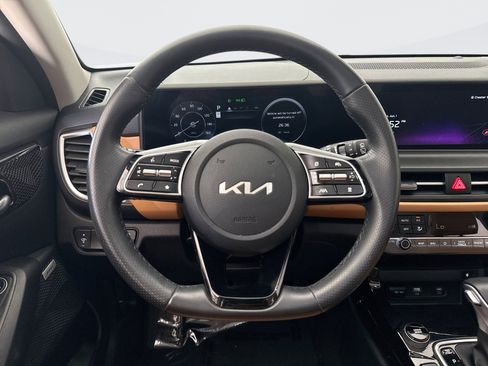 Used 2024 Kia Seltos SX w/ SX Sunroof Package AWD/4WD image 12