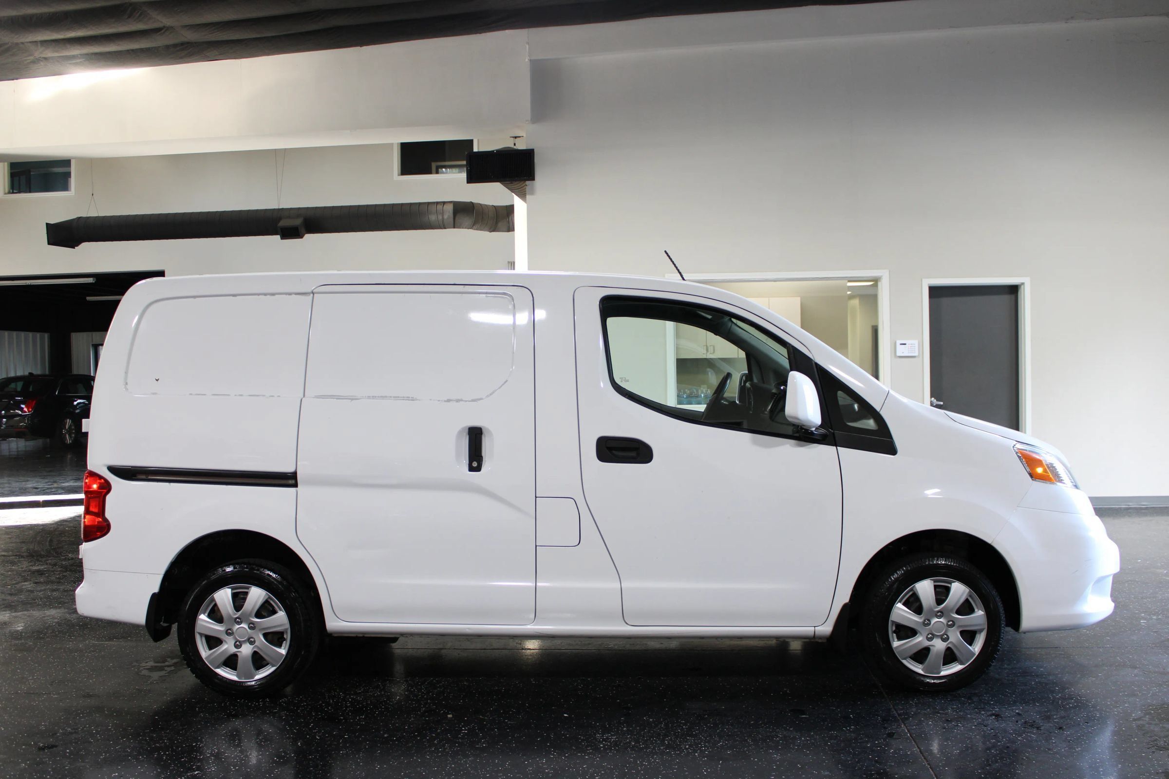 Used 2019 Nissan NV200 SV FWD image 2