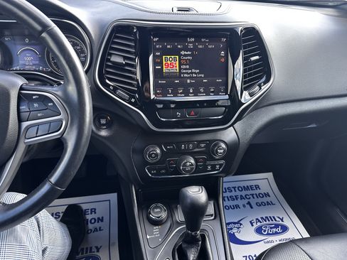 Used 2019 Jeep Cherokee High Altitude AWD/4WD image 10