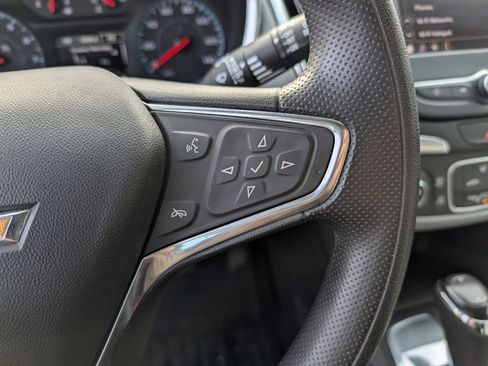 Used 2020 Chevrolet Equinox LS image 28