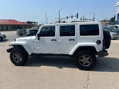 Used 2014 Jeep Wrangler Unlimited Rubicon w/ Connectivity Group AWD/4WD image 6