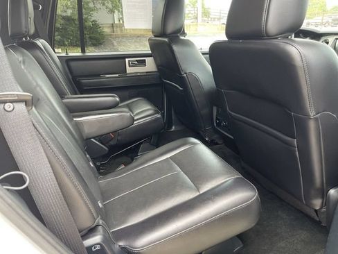 Used 2016 Ford Expedition XLT w/ Equipment Group 202A AWD/4WD image 15