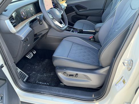 Used 2026 Volkswagen Tiguan SEL R-Line image 10