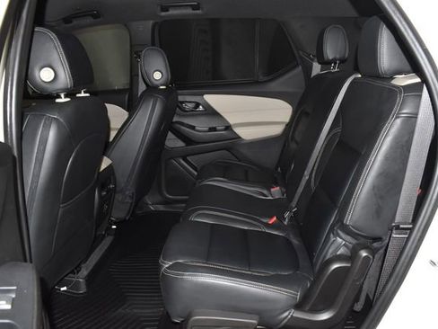 Used 2022 Chevrolet Traverse LS image 28