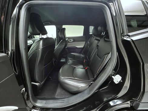 Used 2024 Jeep Compass Limited image 19