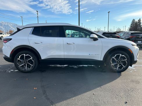 New 2026 Chevrolet Equinox EV LT image 6