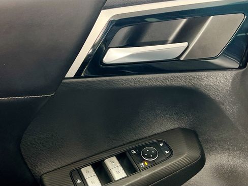 Used 2022 Mitsubishi Outlander SE image 16