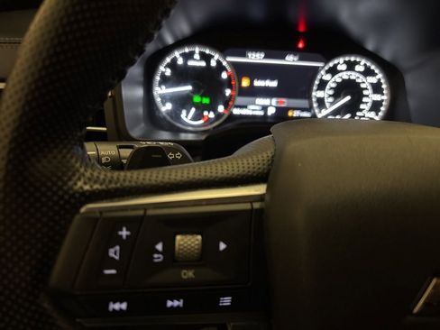 Used 2024 Mitsubishi Outlander SE image 15