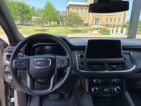 Used 2024 GMC Yukon AT4 w/ Technology Package AWD/4WD image 17