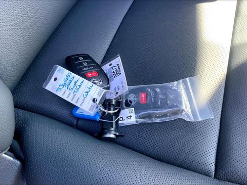 Used 2026 Toyota Tundra Limited image 15