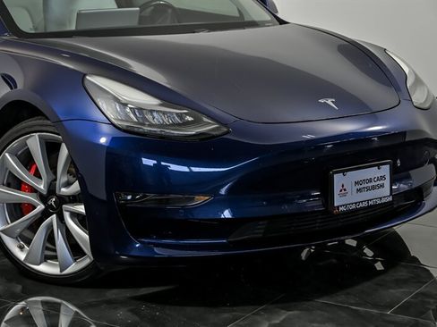 Used 2018 Tesla Model 3 Long Range AWD/4WD image 2