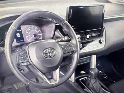 Used 2023 Toyota Corolla Cross LE w/ Moonroof Package image 13