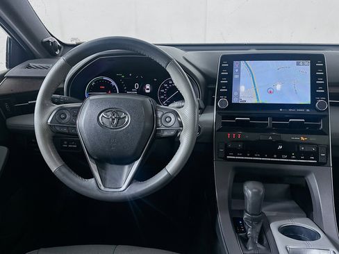 Used 2019 Toyota Avalon Limited image 18