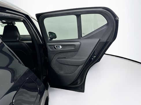 Used 2023 Volvo XC40 B5 Core w/ Protection Package Premier image 30